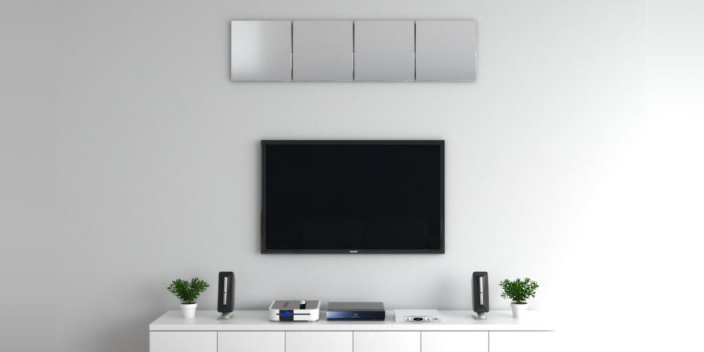 mirror above tv as decor element