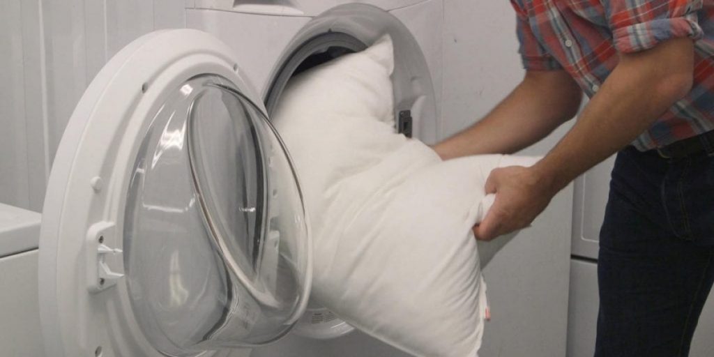 washing feather pillow in a washing machine