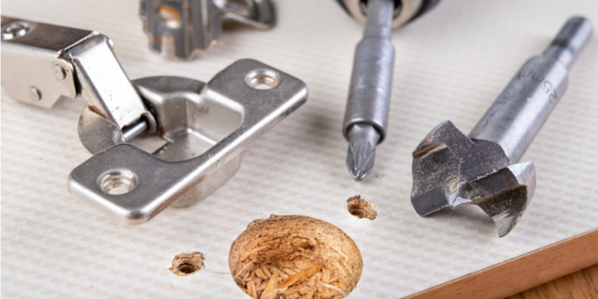 How To Replace Kitchen Hinges? DIY In 8 Steps!