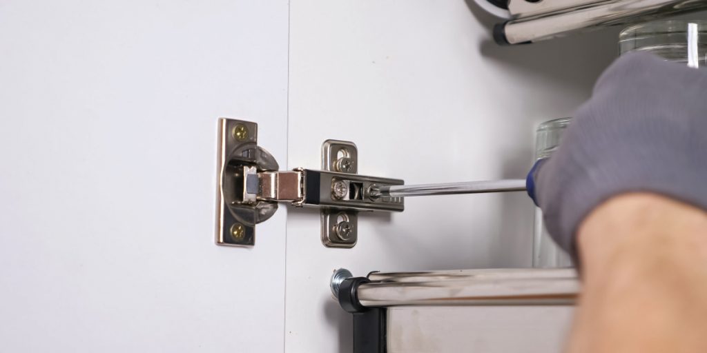 screwing kitchen cabinet hinges