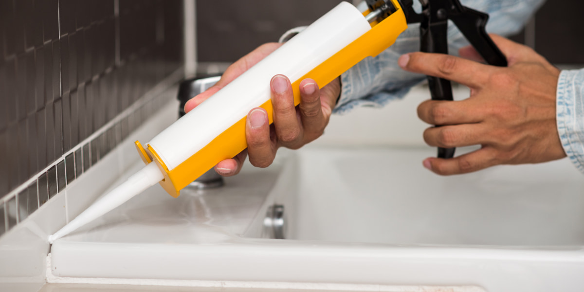 How To Remove Silicone Caulk From Shower In 4 Easy Steps?