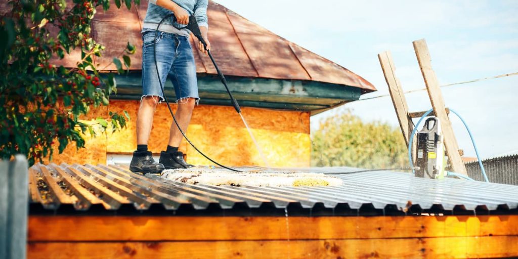 cleaning roof with water