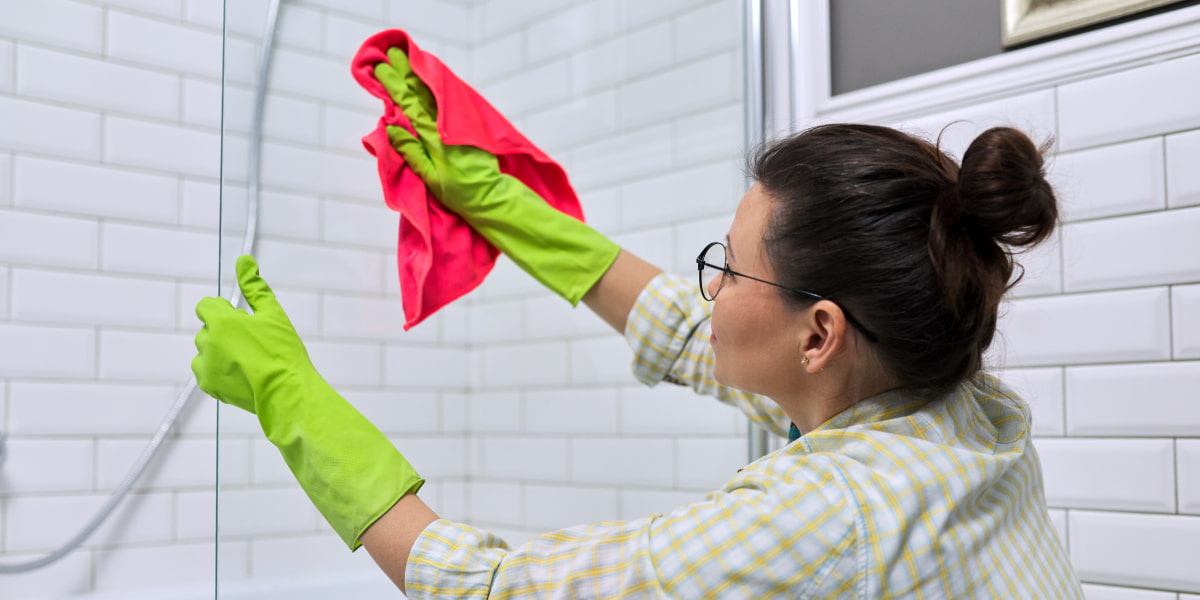 How To Remove Hard Water Stains On Glass Ways & A Tip Guide