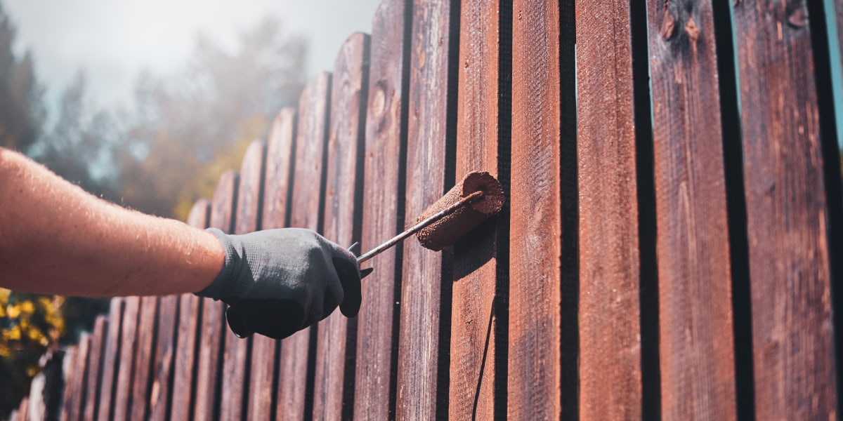 How To Stain A Fence Easy Staining DIY Guide For Pro Result!