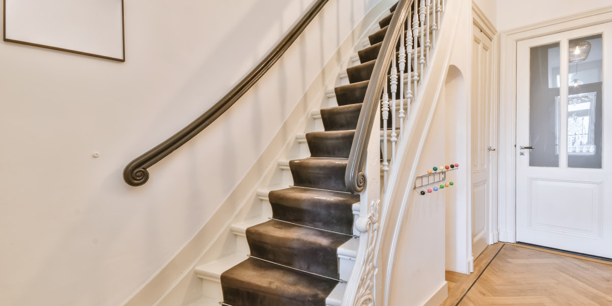 How To Put A Runner On Stairs?